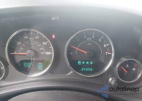 2014 Jeep Wrangler Sahara z USA, uszkodzony, nr VIN 1C4GJWBG7EL183430